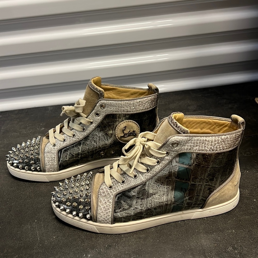 Christian Louboutin Sneakers - Mirror/Beige Suede/Spiked